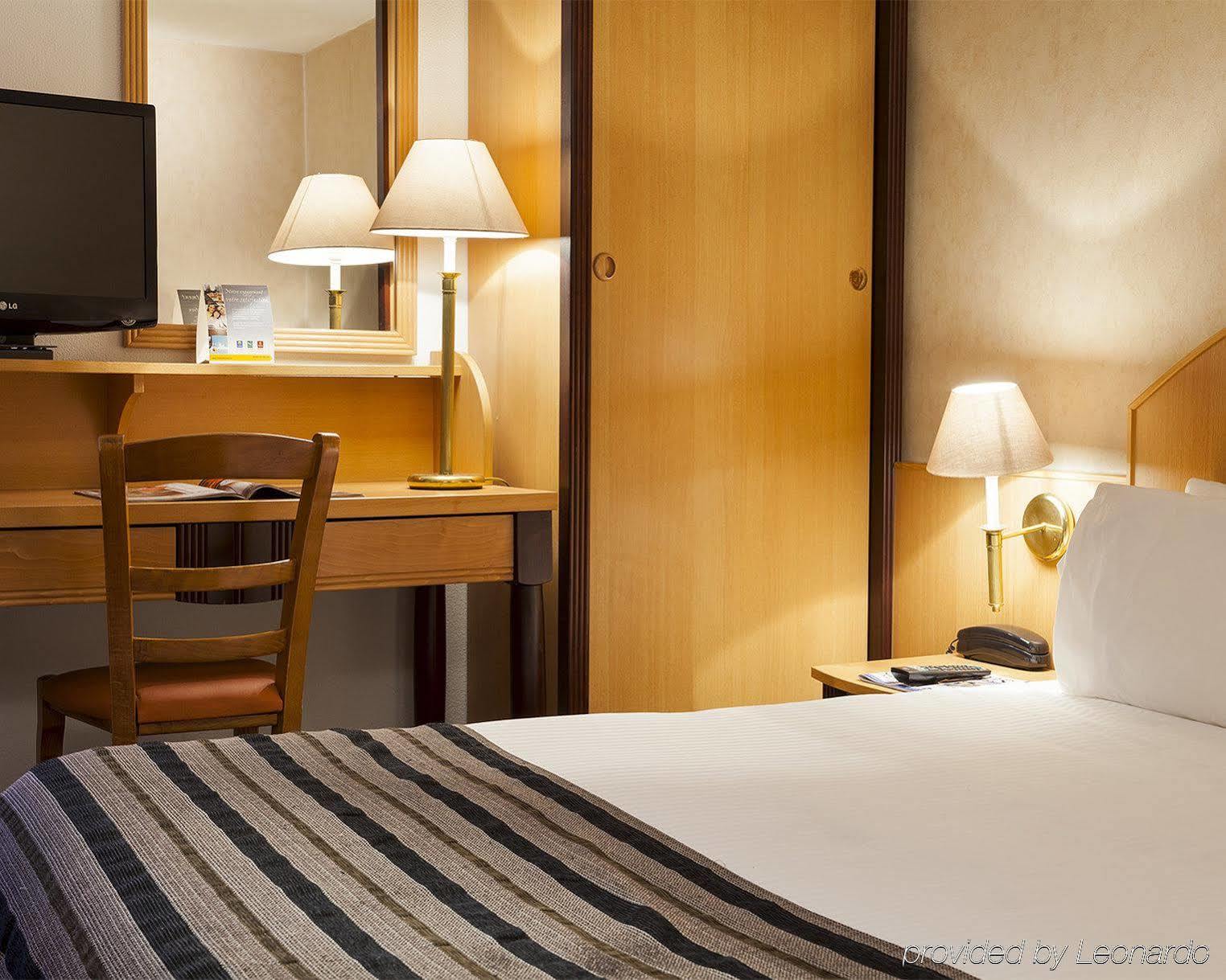 B&B Hotel Brétigny-sur-Orge Kültér fotó